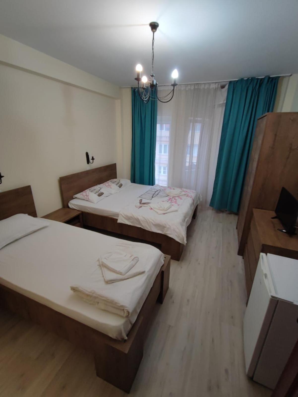 Pensiunea Paradis Бэиле-Еркулане Экстерьер фото
